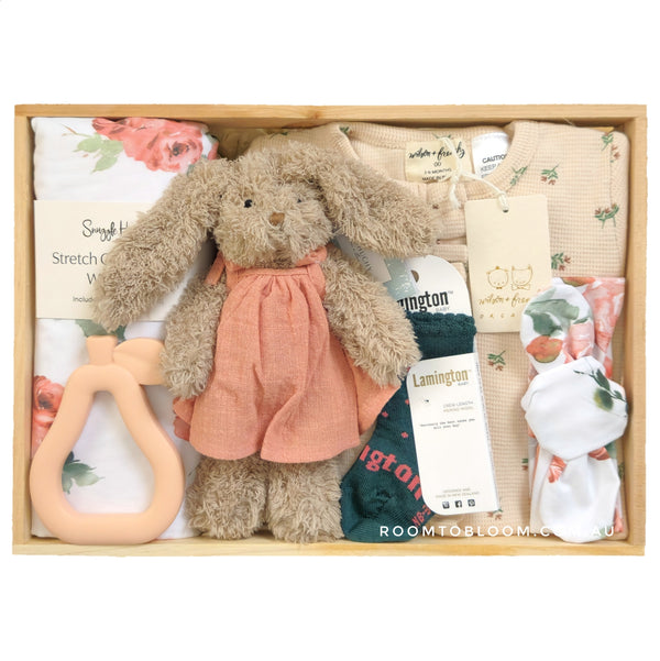 ROOM TO BLOOM Country Roses Baby Gift Hamper
