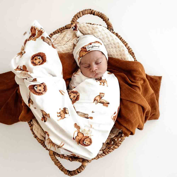 SNUGGLE HUNNY  Organic Jersey Wrap & Beanie set - Lion