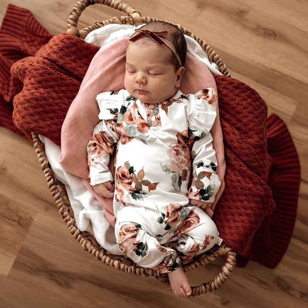 SNUGGLE HUNNY Organic Growsuit - Rosebud lifestyle