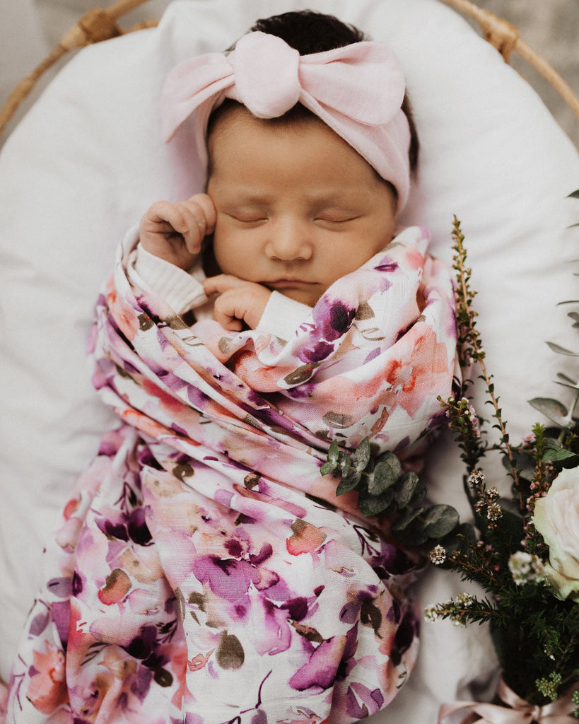 SNUGGLE HUNNY  Organic Muslin Swaddle - Blushing Beauty